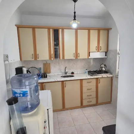 Denize Sifir Havuzlu Sitede